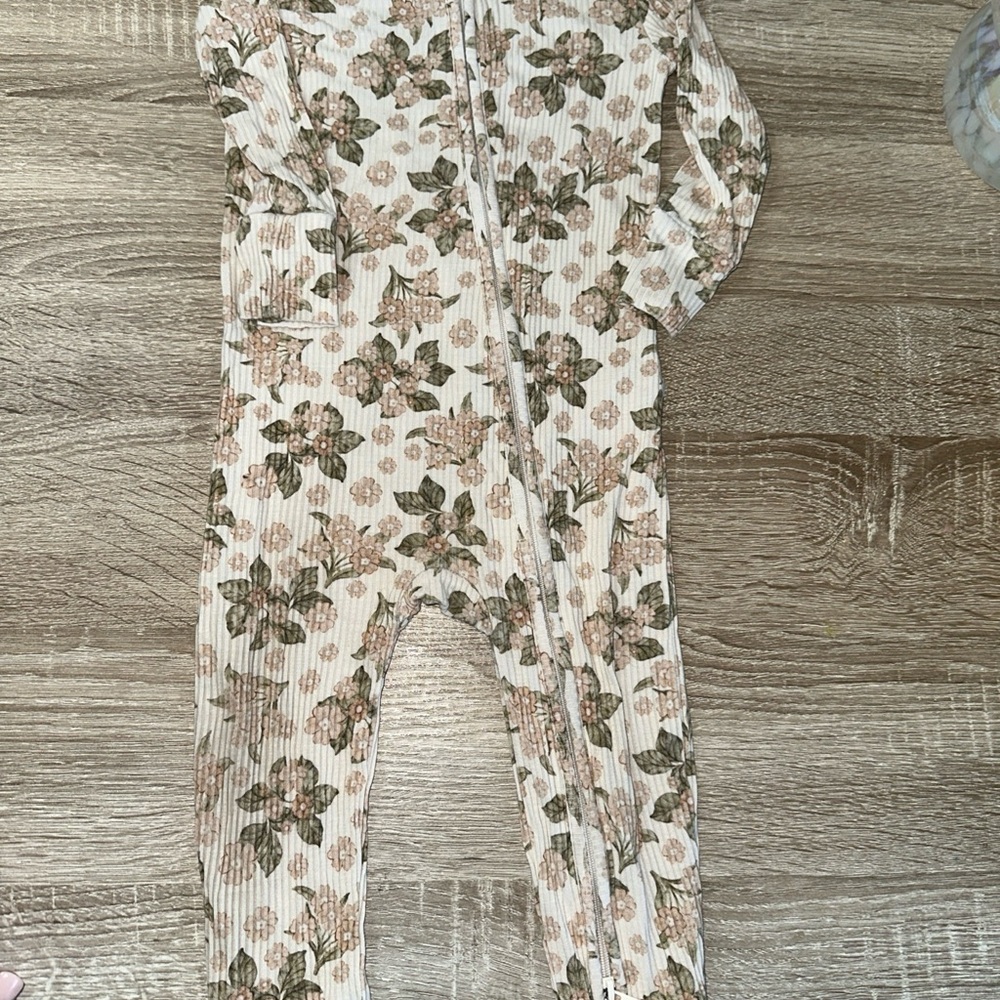Posh Peanut Rib Floral Footie Size 12 To 18 Months Some-wash Wear￼